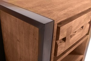 Live Edge Nachtkommode aus Akazie - Cognacfarbig-Schwarz